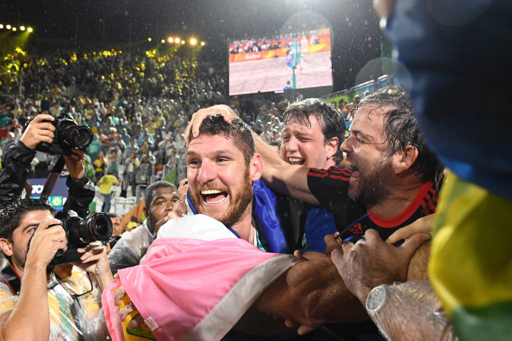Alison e Bruno Schmidt (Leon Neal/AFP)