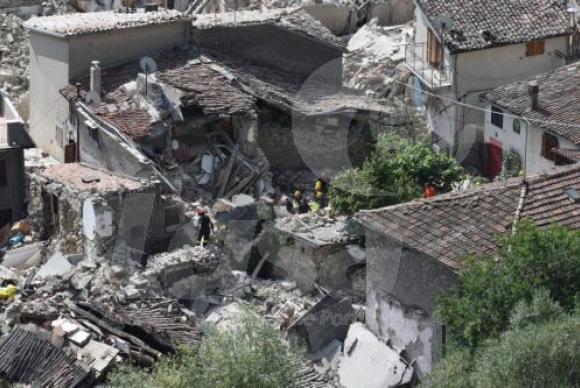 O epicentro do tremor foi registrado a 2 km da cidade de Accumoli, situada a 145 km de Roma, onde o sismo também foi sentido