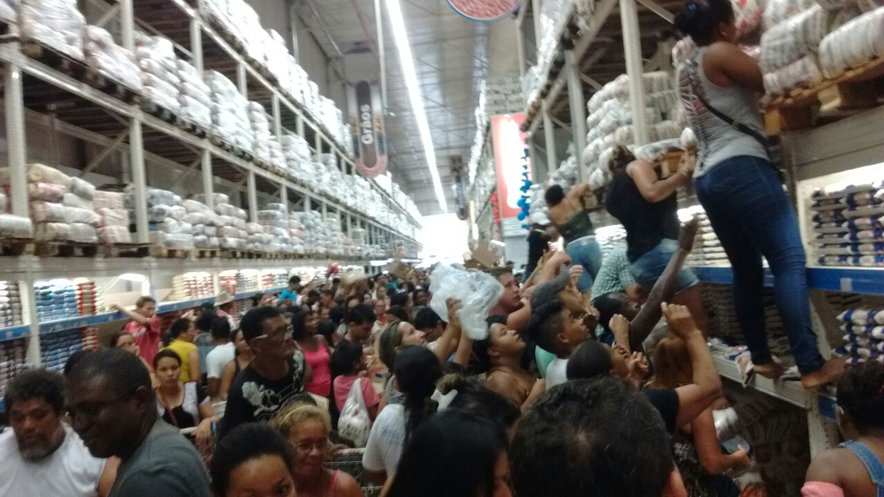 Promoção nos supermercados do Grupo  Mateus