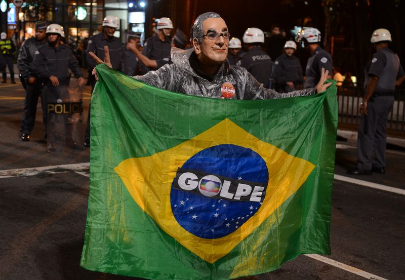 São Paulo - manifestação contra impeachment na Avenida Paulista (Rovena Rovena Rosa/Agência Brasil)