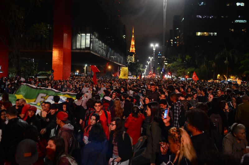 São Paulo - manifestação contra impeachment na Avenida Paulista (Rovena Rovena Rosa/Agência Brasil)