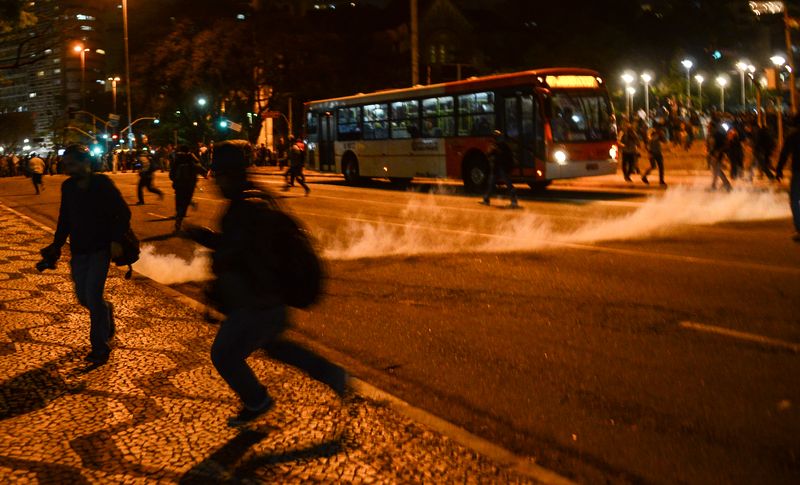 São Paulo - manifestação contra impeachment na Avenida Paulista (Rovena Rovena Rosa/Agência Brasil)