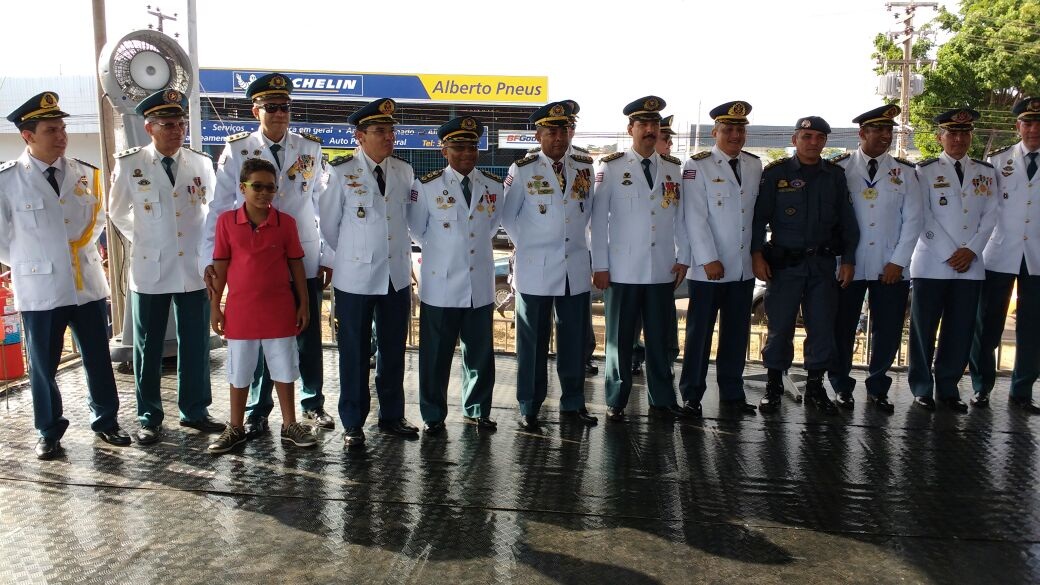 Autoridades presentes no palanque do Desfile de 7 de Setembro