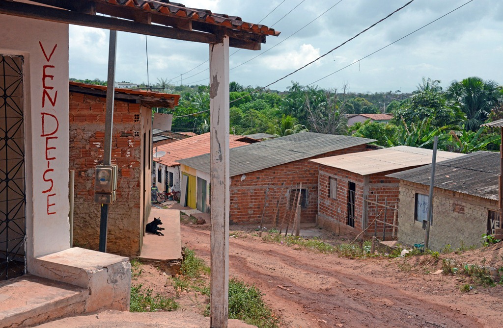 Moradores abandonam suas casas na Vila Funil com medo da violência (Honório Moreira/O Imparcial)