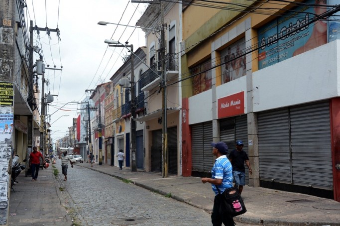 Movimento no Centro de S&atilde;o Lu&iacute;s no Dia do Comerci&aacute;rio (Hon&oacute;rio Moreira/ O Imparcial)