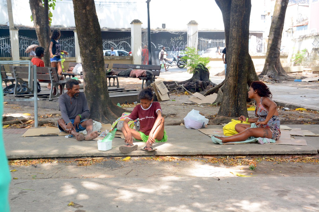 Moradores de rua ocupam Fonte das Pedras (Honório Moreira/O Imparcial)