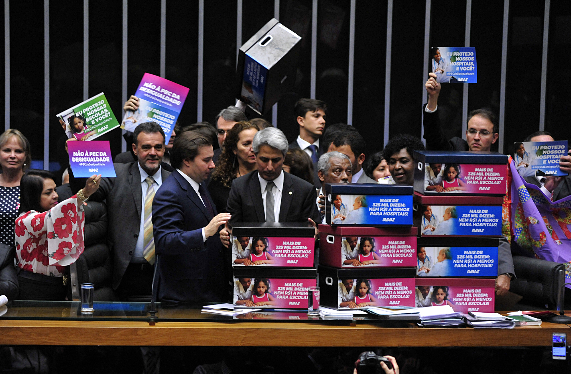 Câmara aprova PEC do Teto dos Gastos Públicos em 2º turno