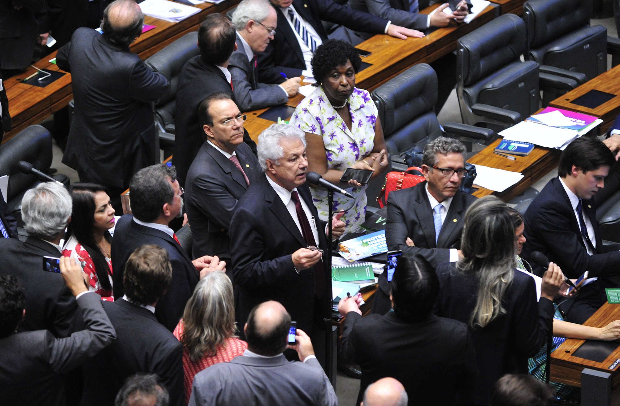 Câmara aprova PEC do Teto dos Gastos Públicos em 2º turno
