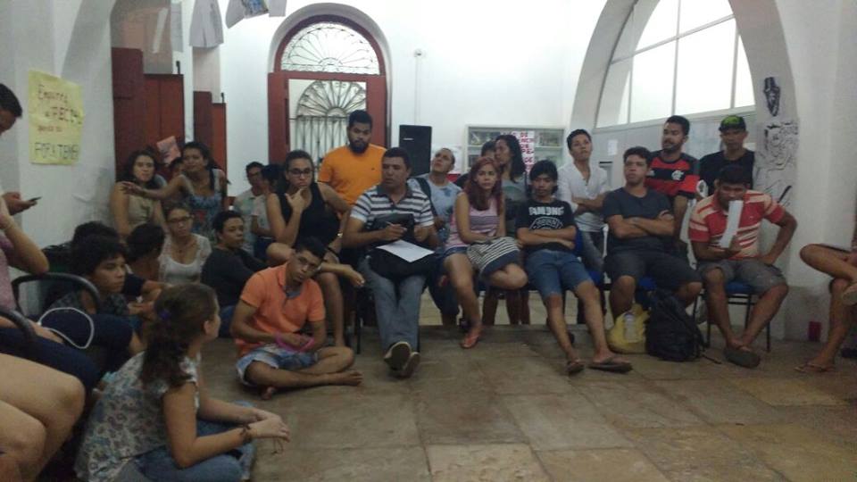 Os alunos decidiram em assembleia encerrar a ocupação na sexta-feira, dia 28, e retornar após o Exame do Enem