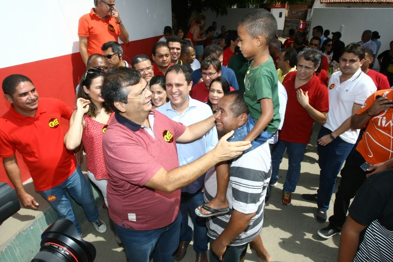 O candidato a reeleição, o prefeito Edivaldo Holanda Júnior (PDT) votou na UEB Oliveira Roma, no Vinhais Velho. (Honório Moreira/O Imparcial)