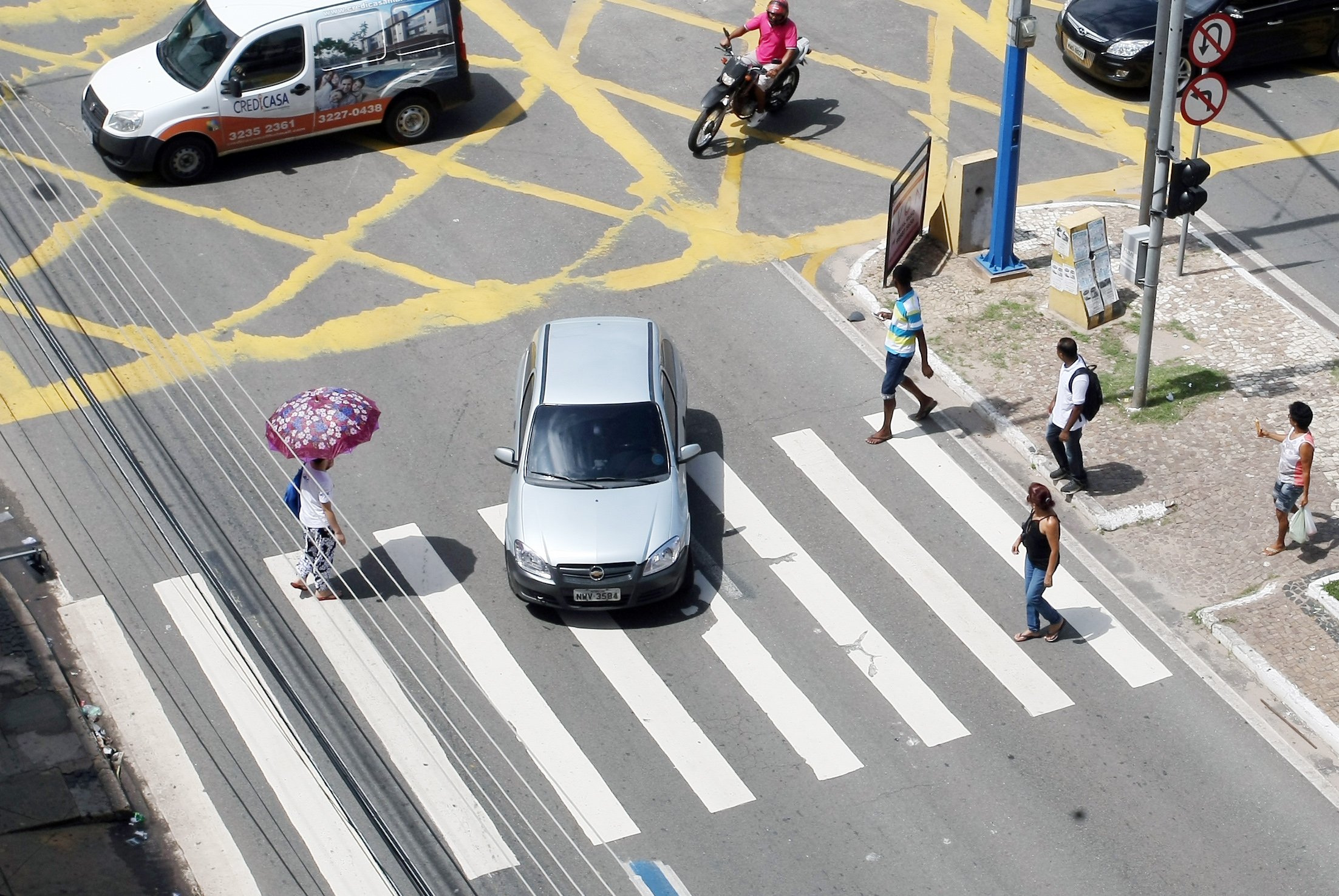 Desrespeito nas faixas de pedestres aumenta acidentes no trânsito ...
